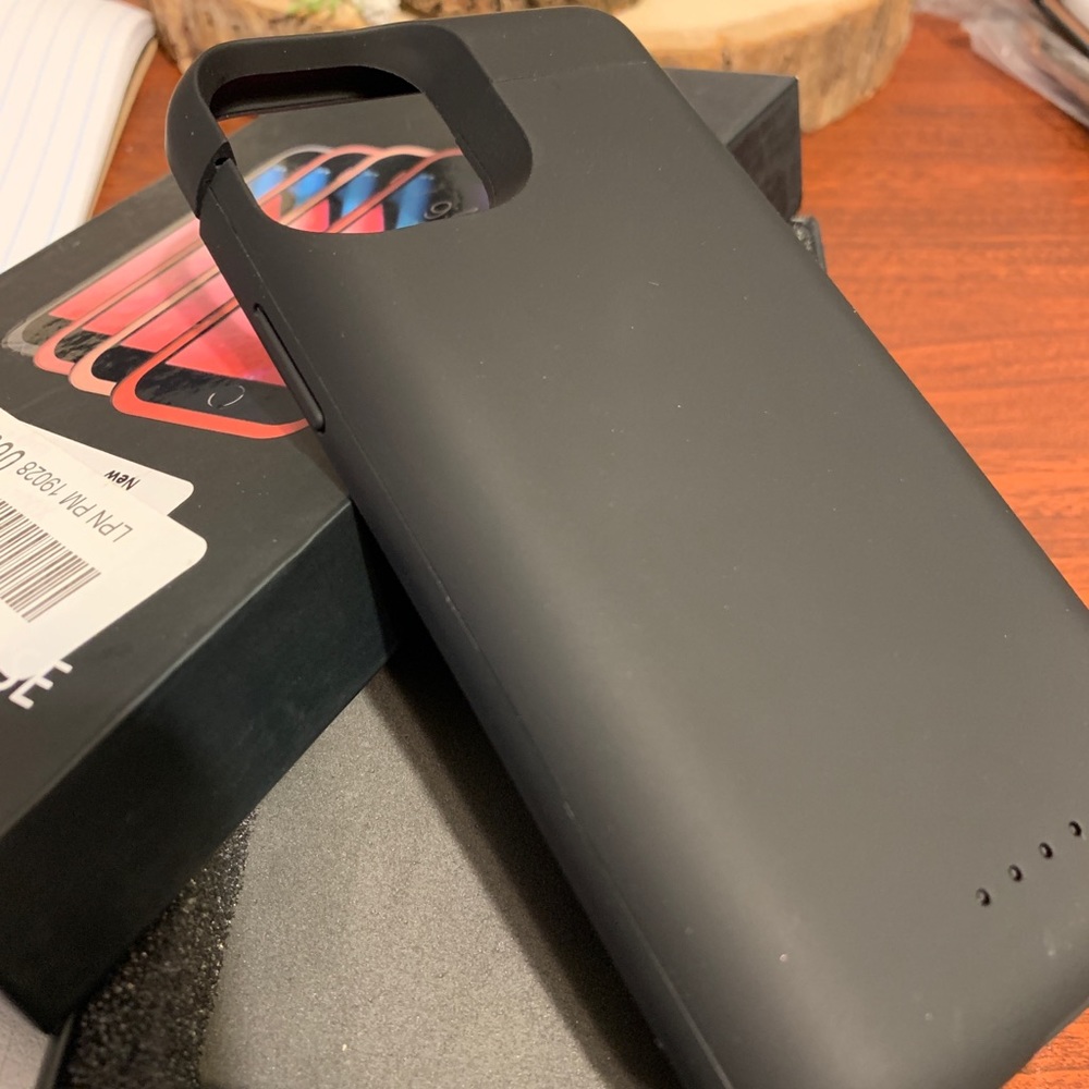 iPhone 11 Pro smart battery case